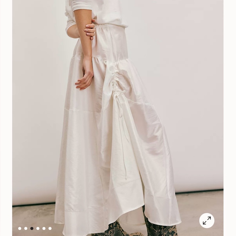 Free People Emery Drop-Waist Midi Skirt
Size XS - Picture 5 of 7